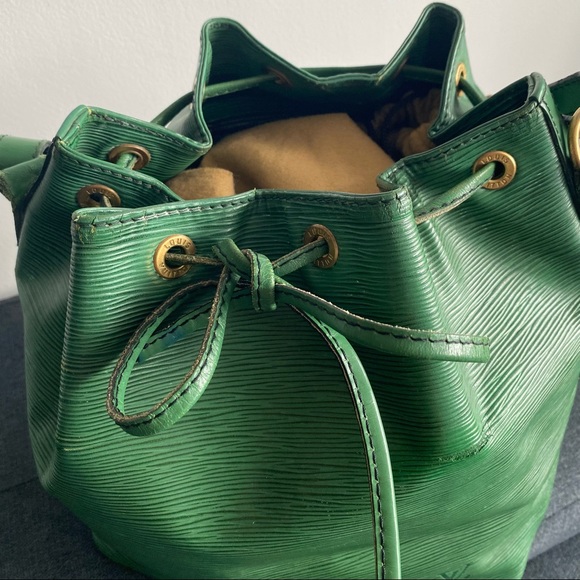 🔴SOLD on VC🔴 Louis Vuitton Petit Noé shoulder bag epi leather - Picture 2 of 14